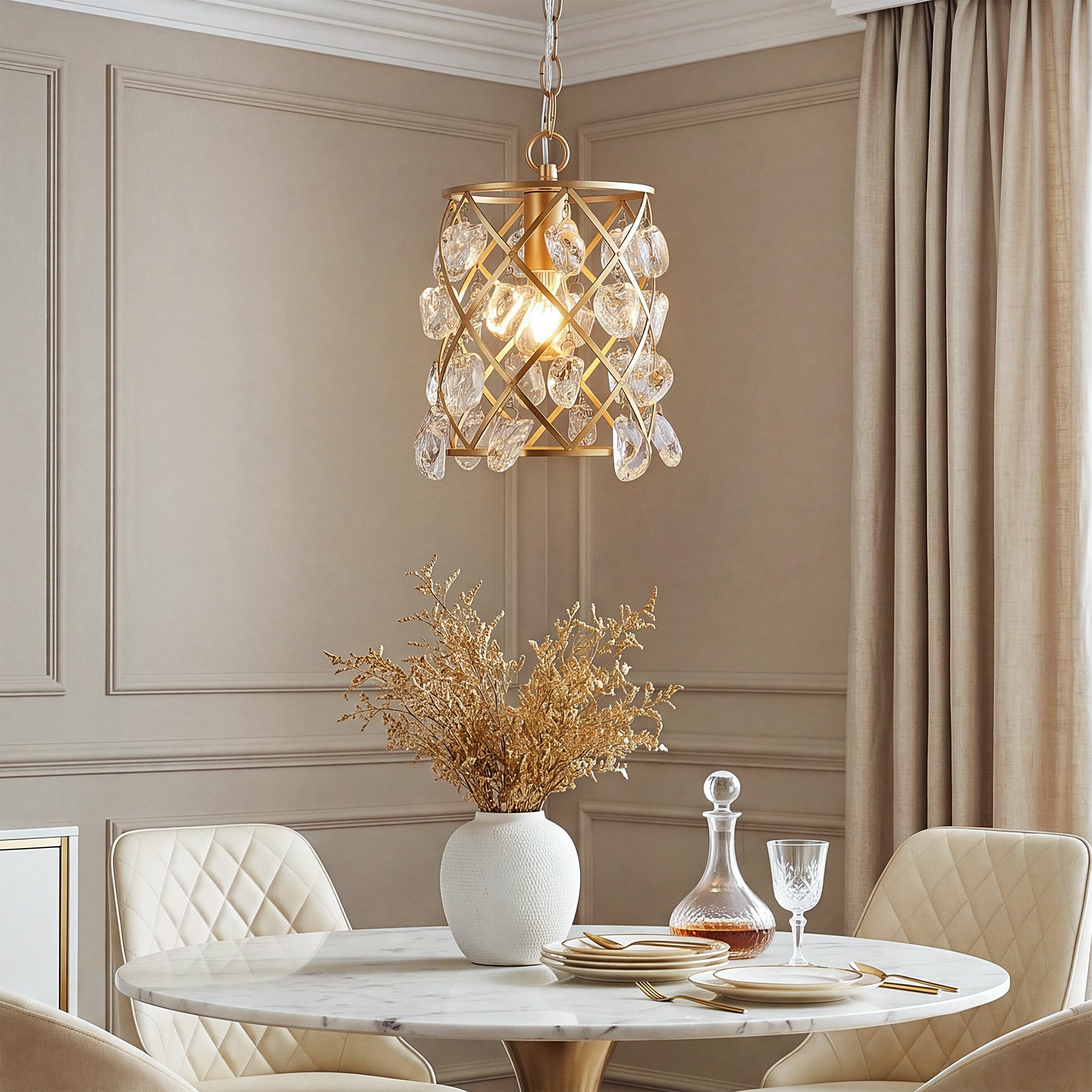 Tribesigns Goldene Pendelleuchte mit Glaskristallen, E27 Hängelampe im modernen Design, höhenverstellbarer Kronleuchter