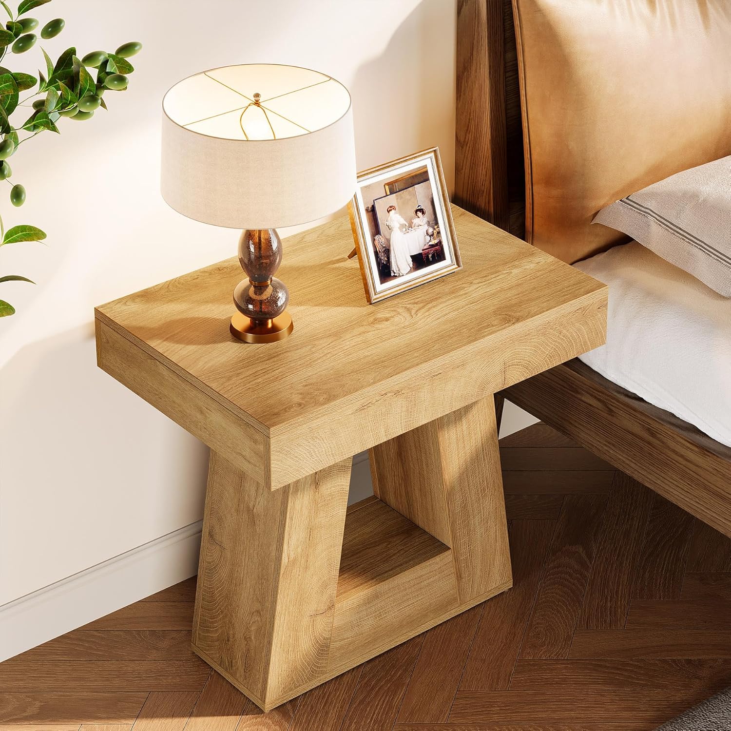 Moderner 2-ebiger Nachttisch mit Trapezfuß，Natürliche Holzoptik